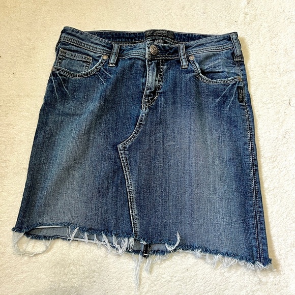 Silver Jeans Adele Asymmetrical Denim Skirt - Size 28 (measures 30") - Picture 2 of 12
